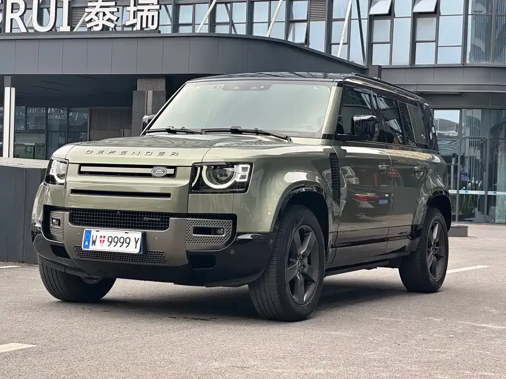 Land Rover Defender — фото 1