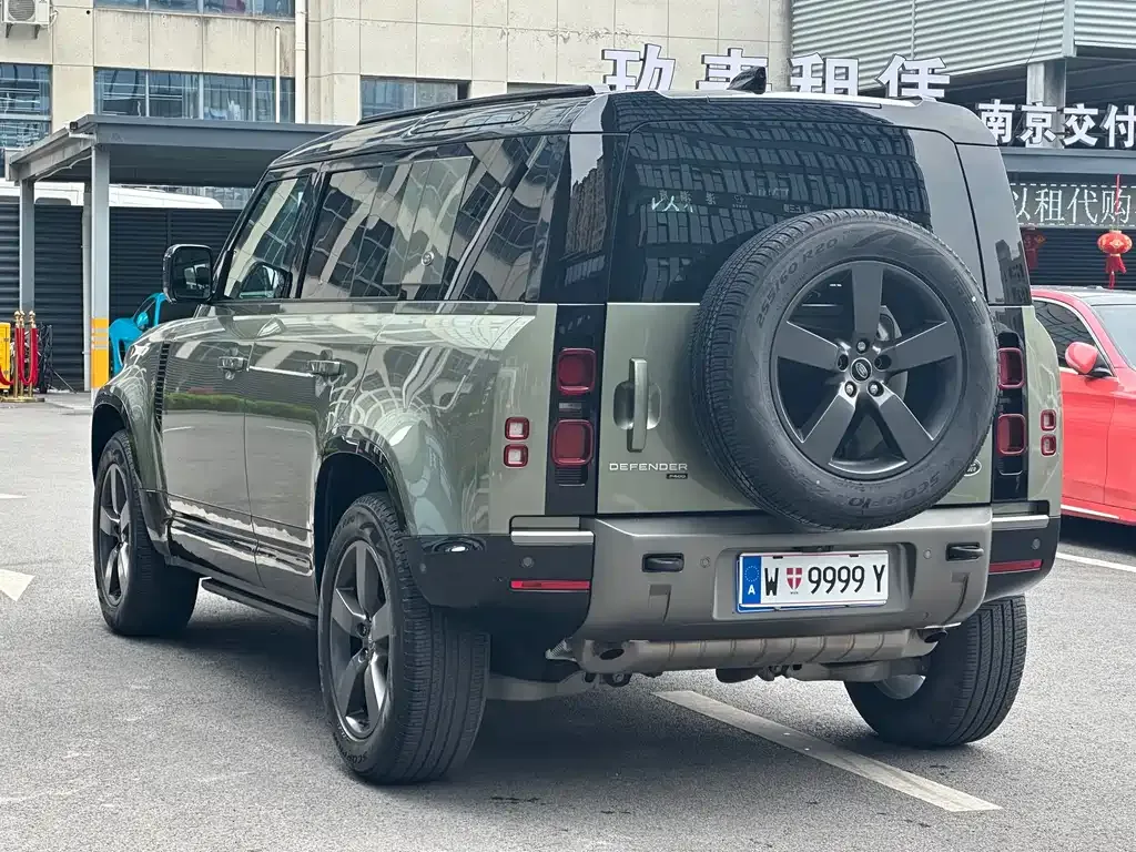 Land Rover Defender — фото 10