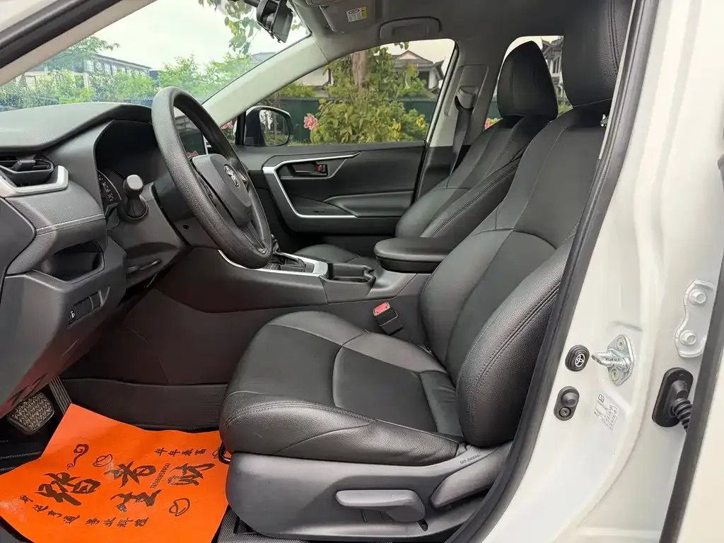 Toyota Wildlander 2023 из CN, фото 6