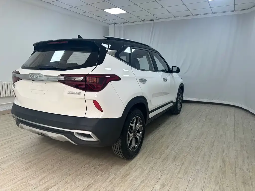 Kia KX3 2022 из CN, фото 8