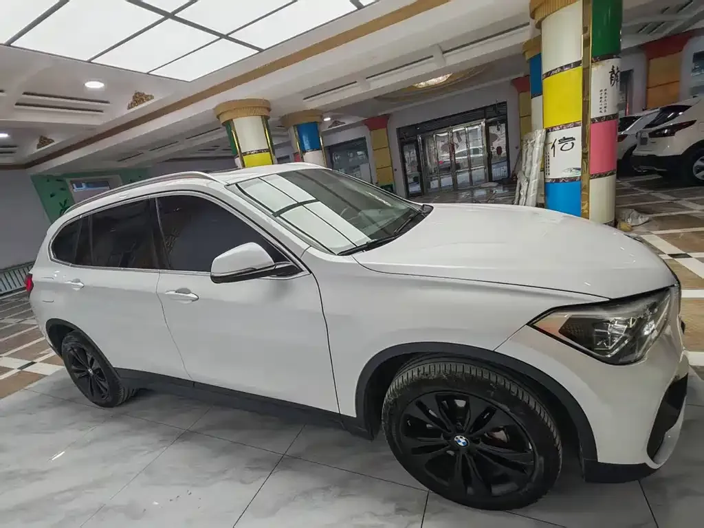 BMW X1 — фото 10