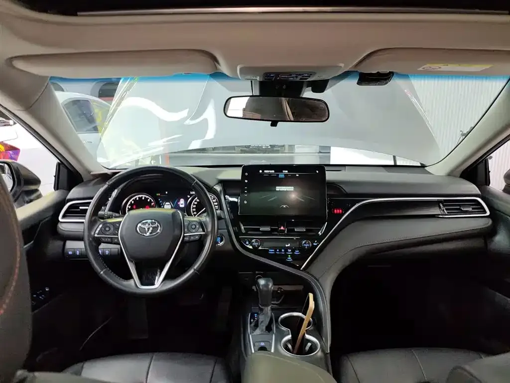 Toyota Camry 2023 из CN, фото 4