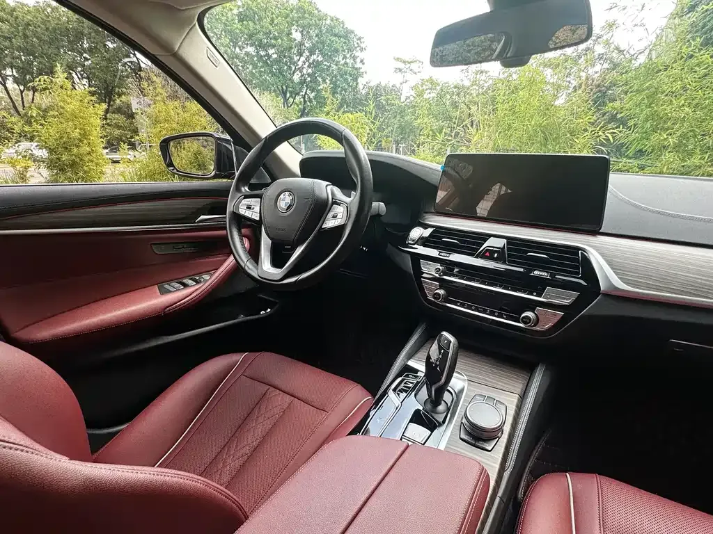 BMW 5 Series — фото 4