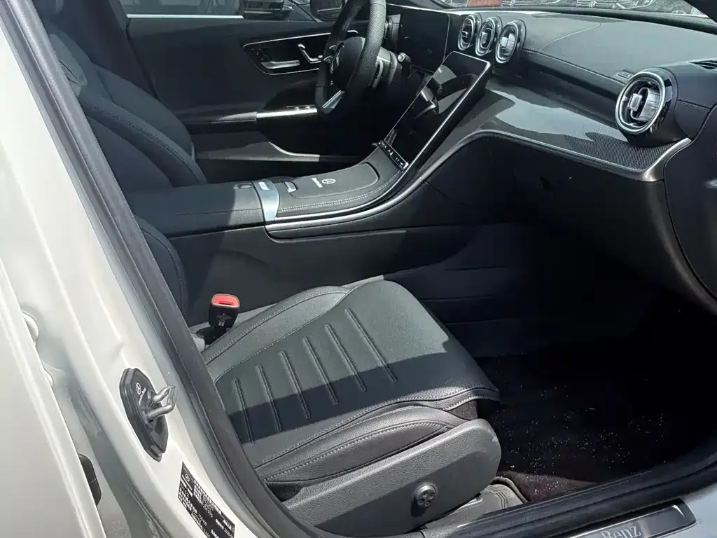 Mercedes-Benz C-Class 2025 из CN, фото 2