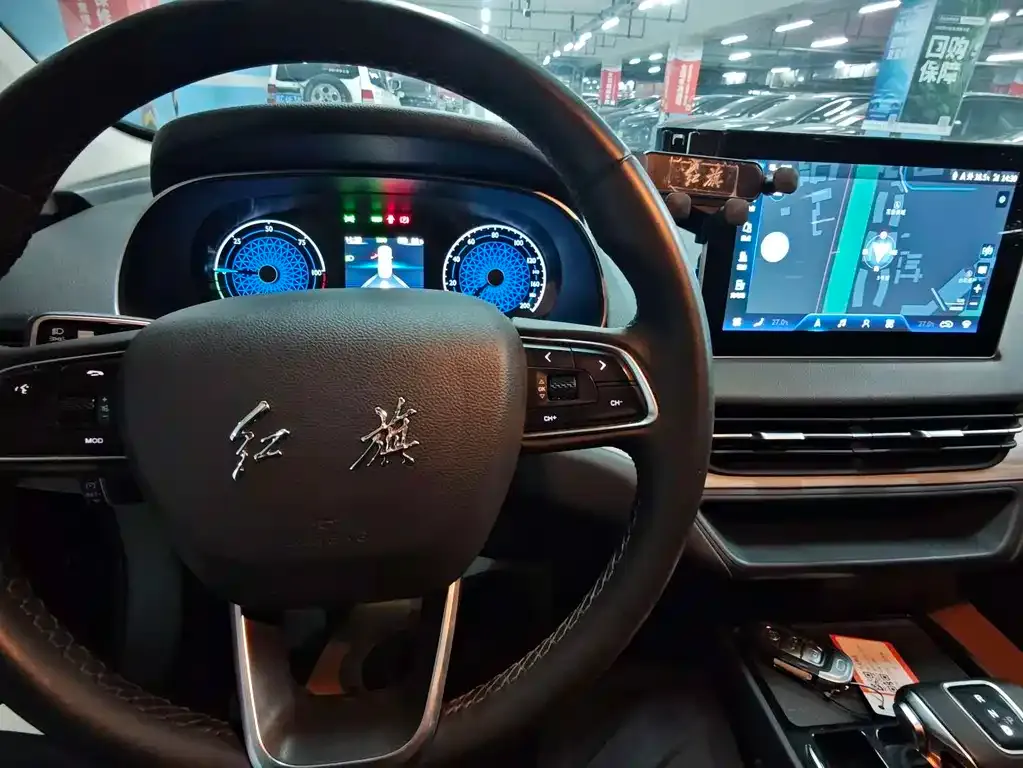 Hongqi E-QM5 — фото 2
