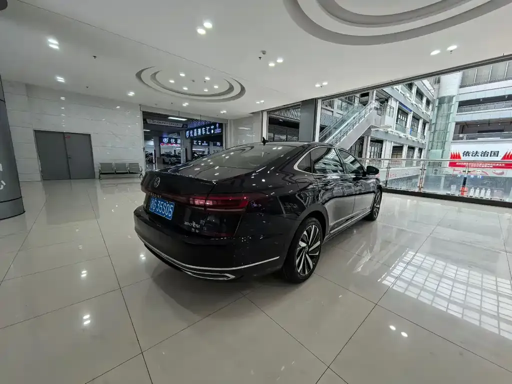 Volkswagen Passat 2023 из CN, фото 5