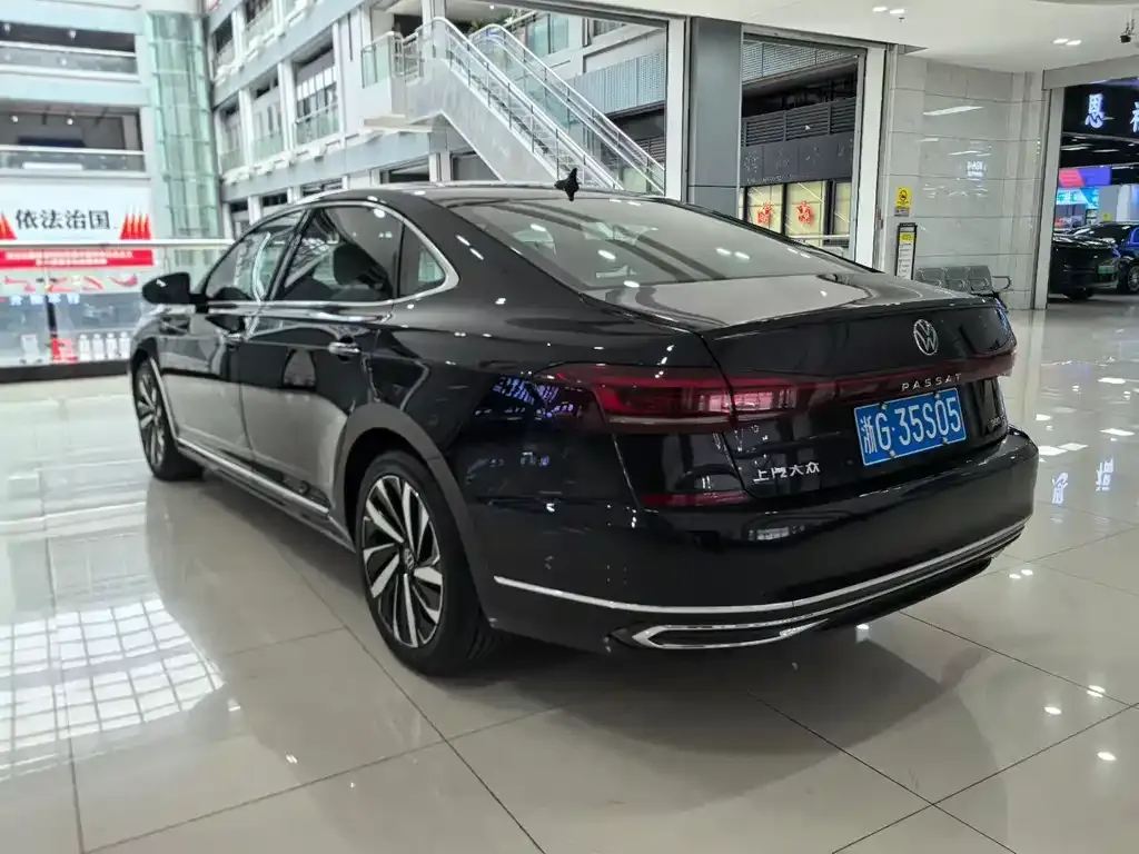 Volkswagen Passat 2023 из CN, фото 8