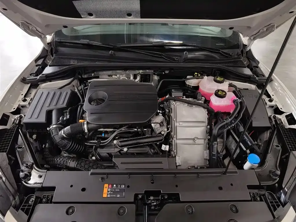 Roewe M7 DMH 2025 из CN, фото 5