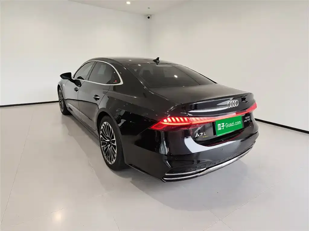 Audi A7L — фото 6