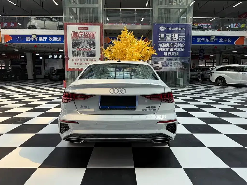 Audi A3 2023 из CN, фото 7