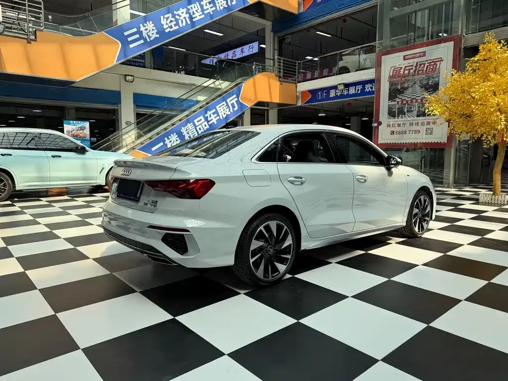 Audi A3 2023 из CN, фото 10