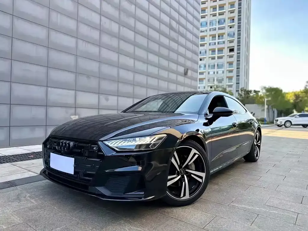 Audi A7L — фото 1