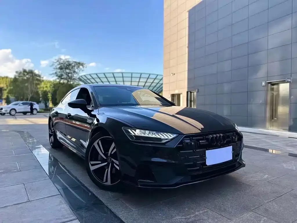 Audi A7L — фото 9