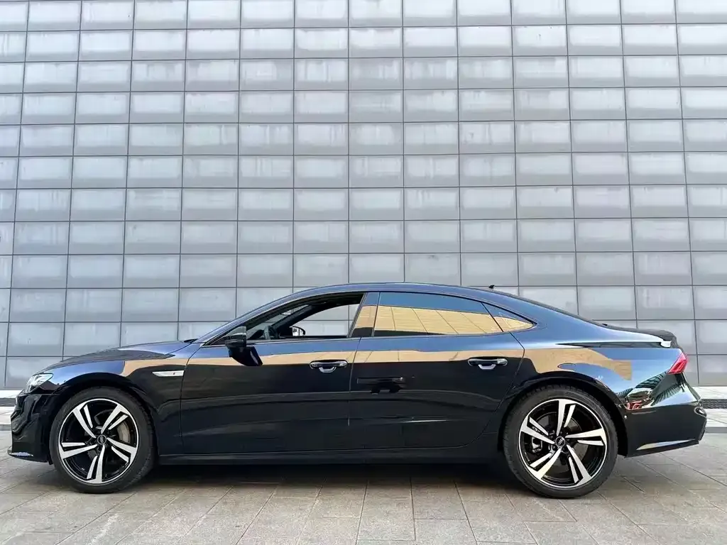 Audi A7L — фото 8
