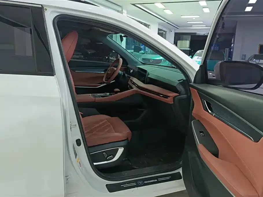 Changan CS75PLUS — фото 9