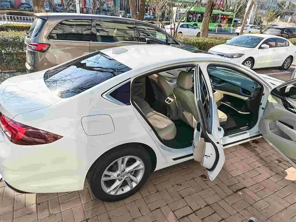 Buick Regal — фото 10