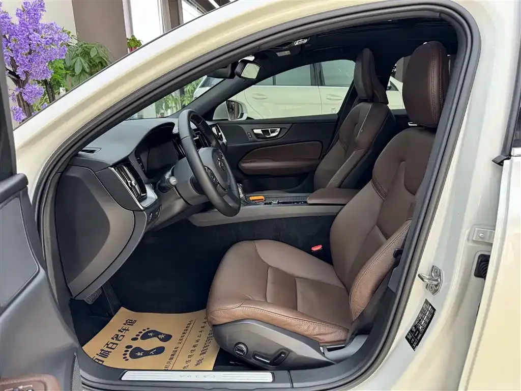 Volvo S60 2021 из CN, фото 5