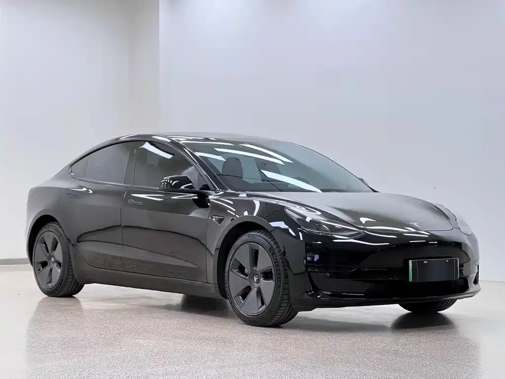 Tesla Model 3 — фото 6