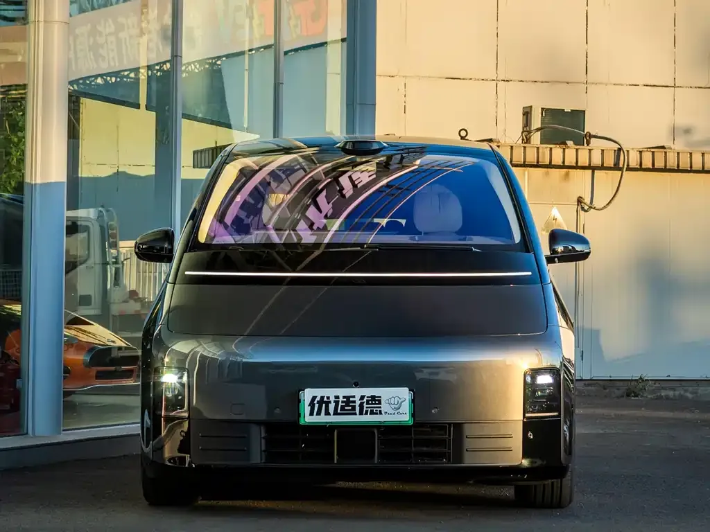 Li Auto MEGA — фото 6