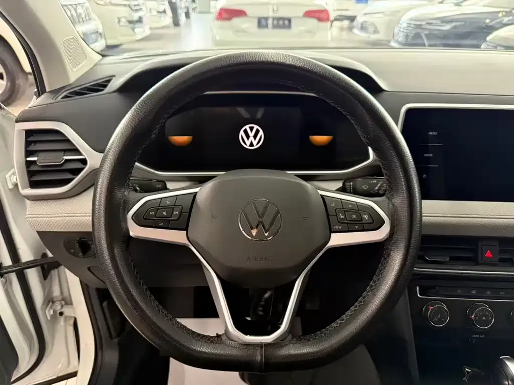 Volkswagen Tharu — фото 8