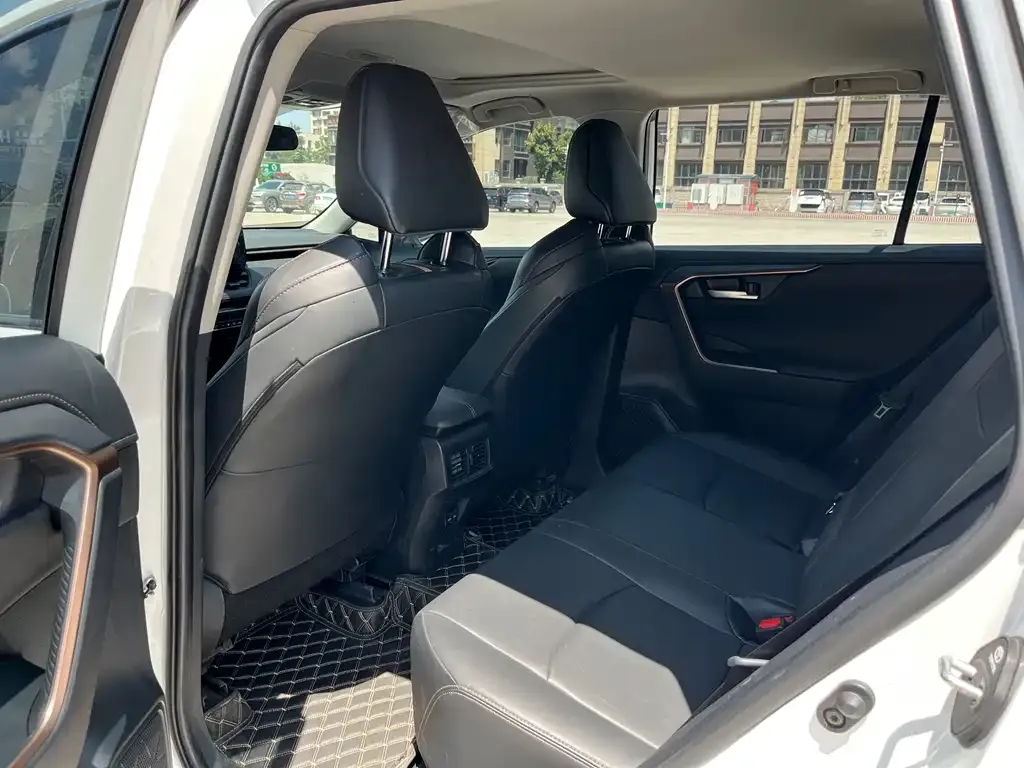 Toyota Wildlander 2025 из CN, фото 9