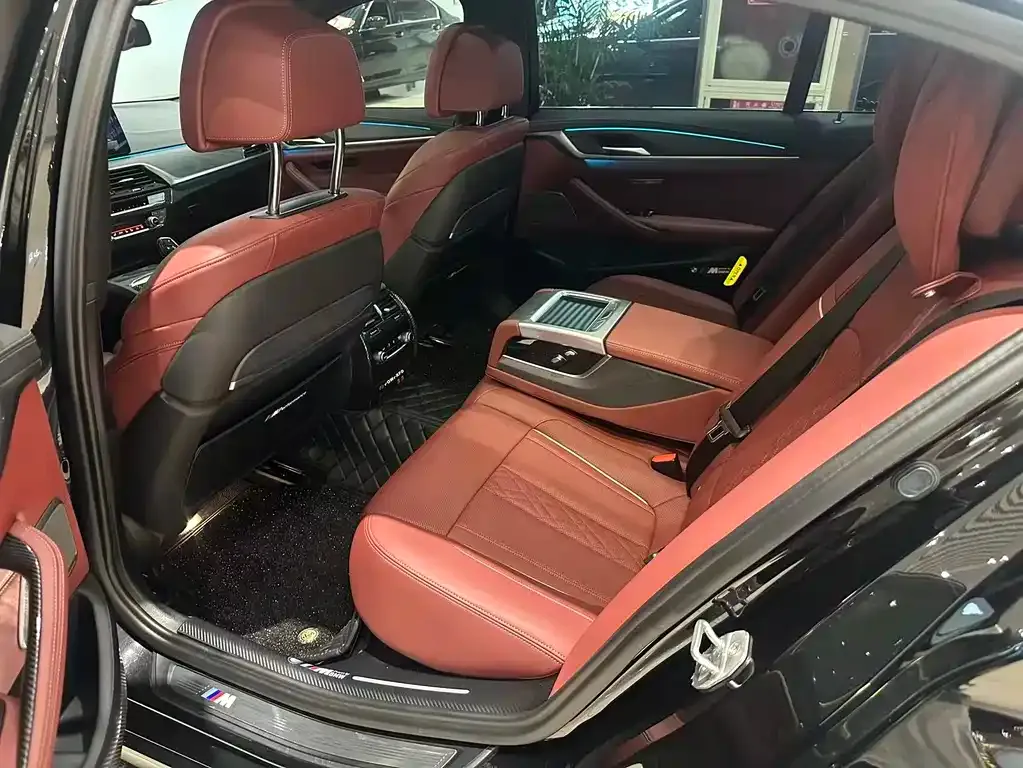 BMW 5 Series 2021 из CN, фото 5