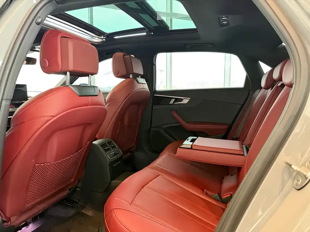 Audi A4L 2025 из CN, фото 9