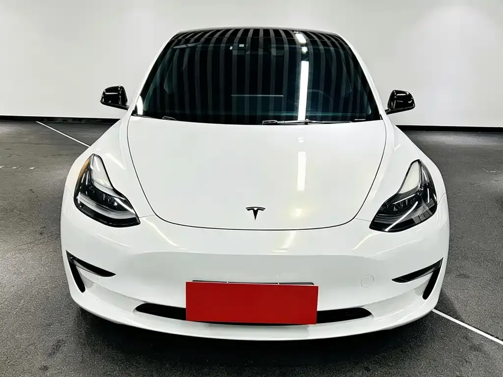Tesla Model 3 — фото 9