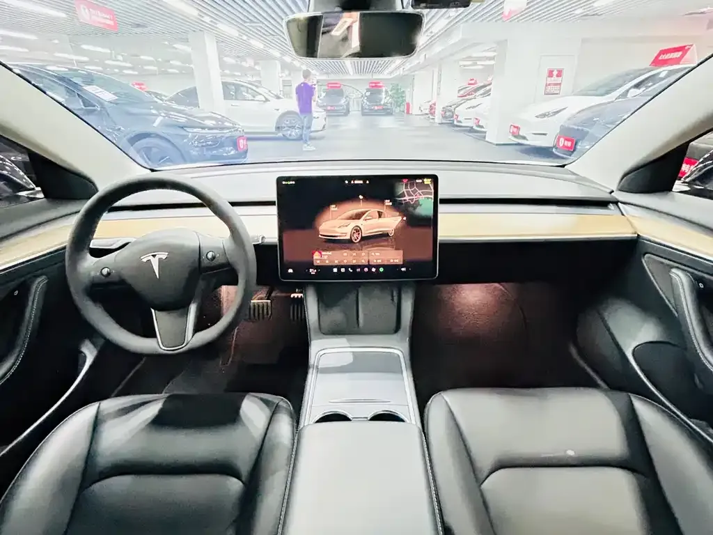 Tesla Model 3 — фото 8
