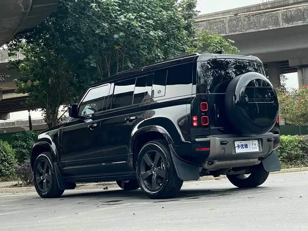 Land Rover Defender — фото 10