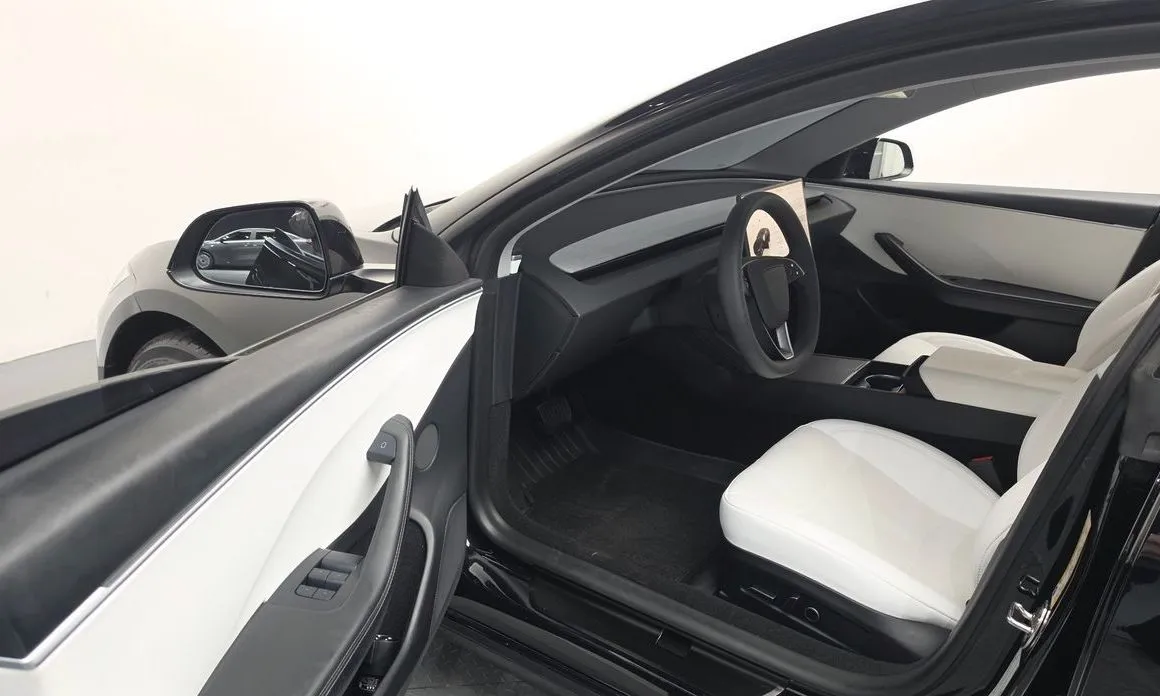 Tesla Model 3 2024 из KR, фото 3