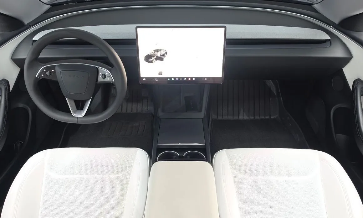 Tesla Model 3 2024 из KR, фото 8