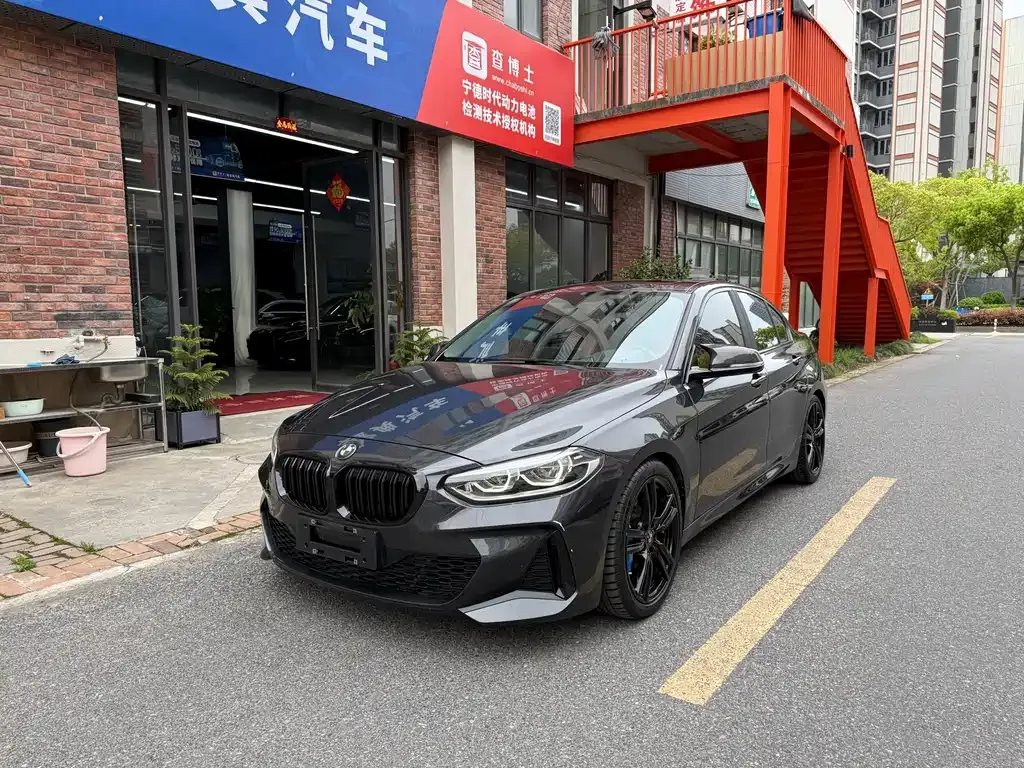 BMW 1 Series 2023 из CN, фото 1