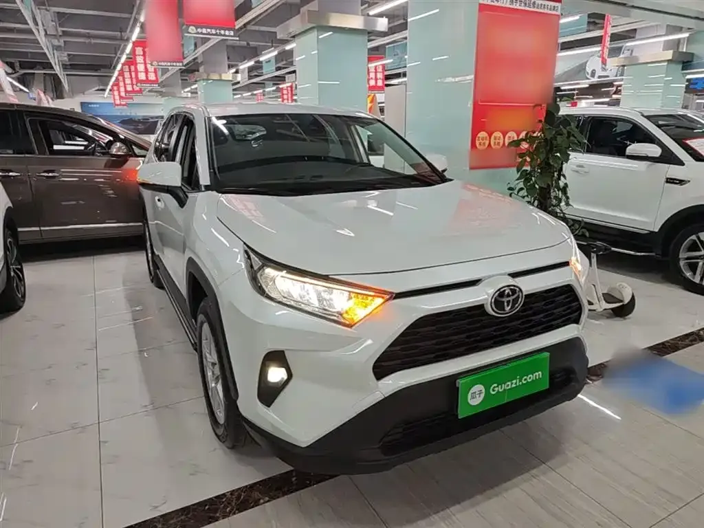 Toyota RAV4 2024 из CN, фото 3