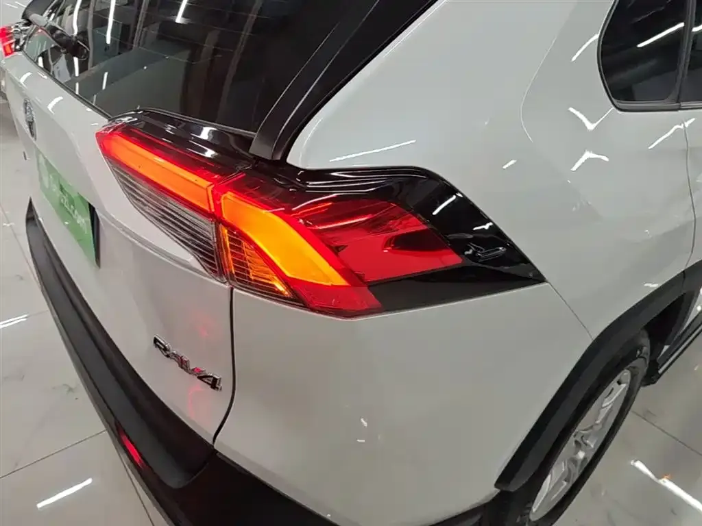 Toyota RAV4 2024 из CN, фото 4