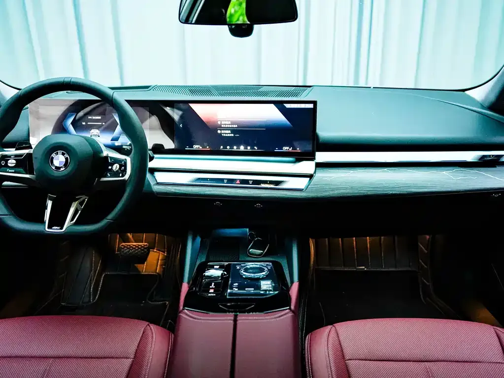 BMW 5 Series 2025 из CN, фото 7