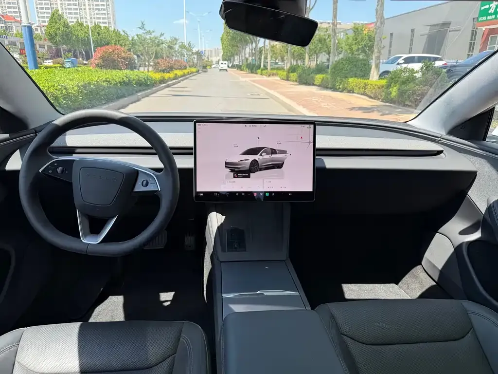 Tesla Model 3 — фото 5