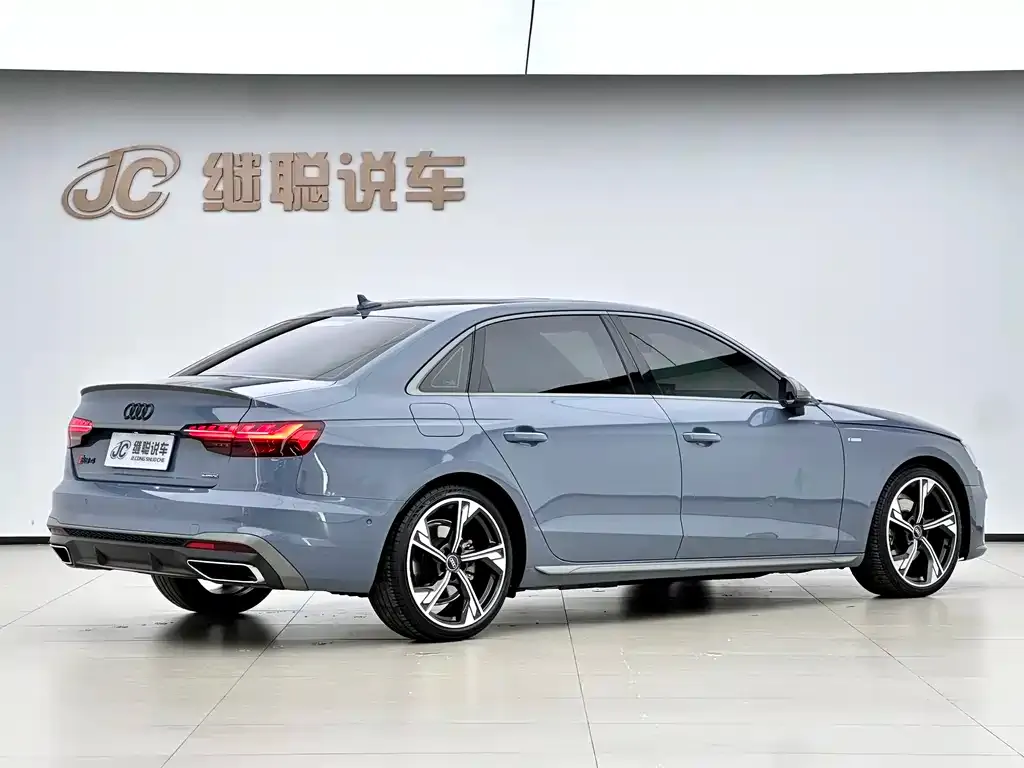Audi A4L — фото 6