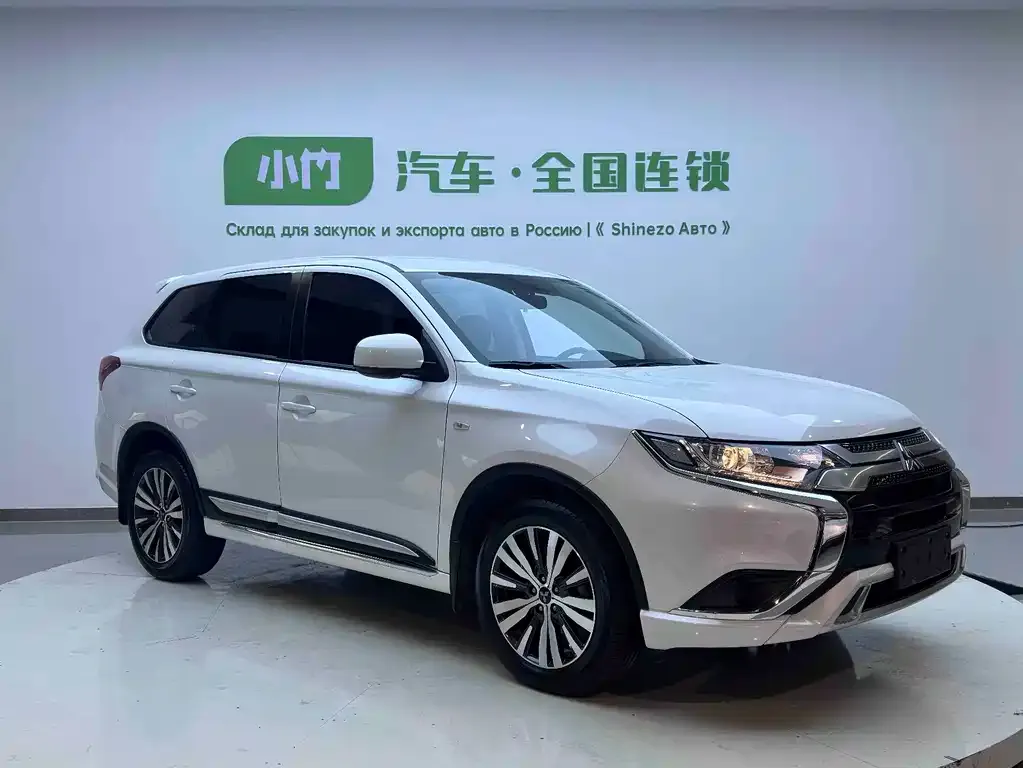 Mitsubishi Outlander — фото 5