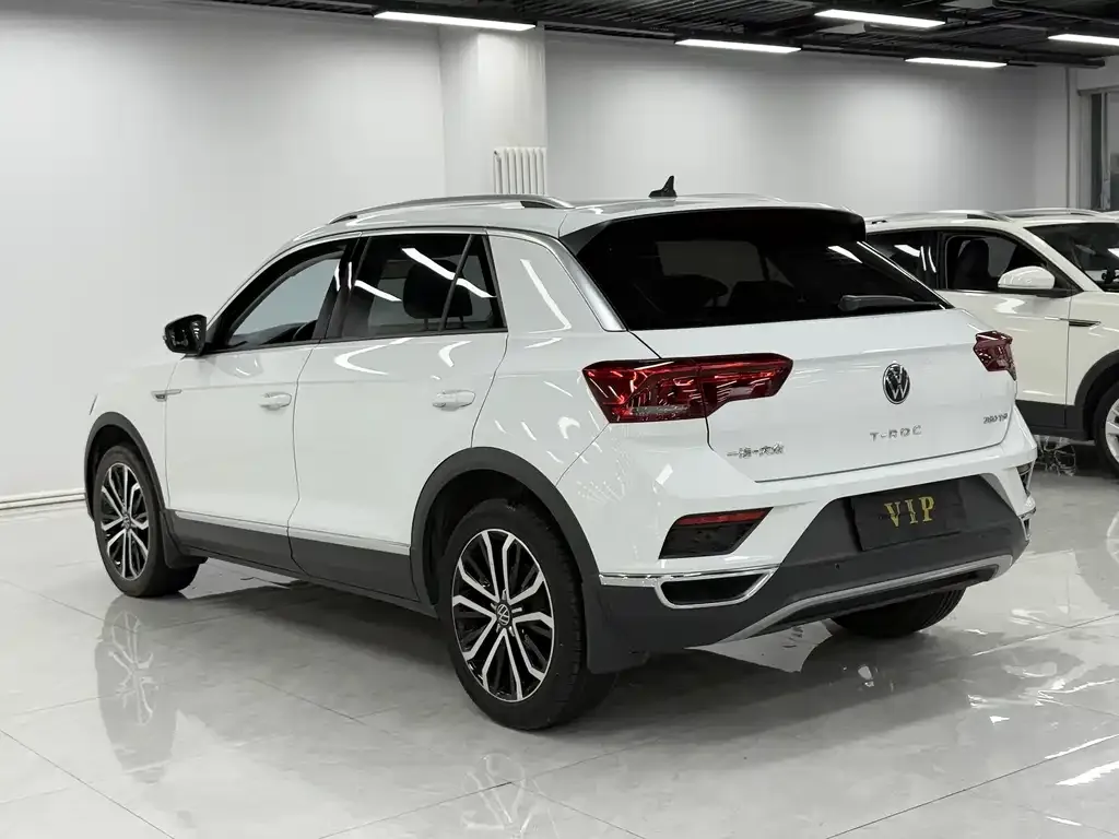Volkswagen T-Roc — фото 8