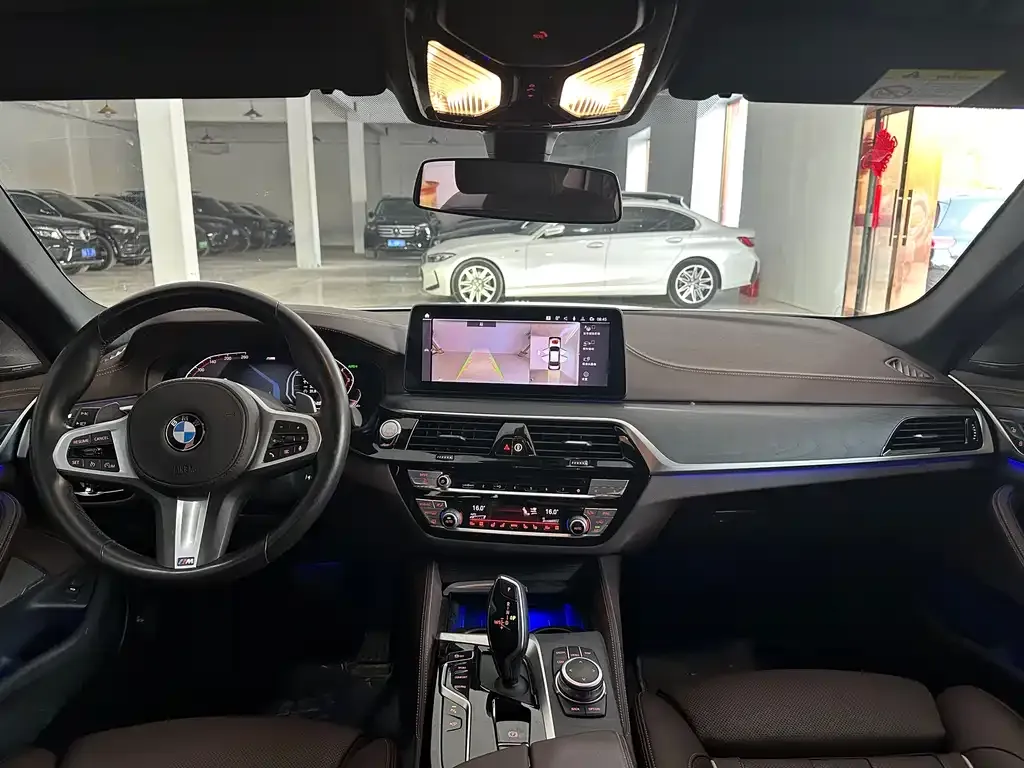 BMW 5 Series — фото 10