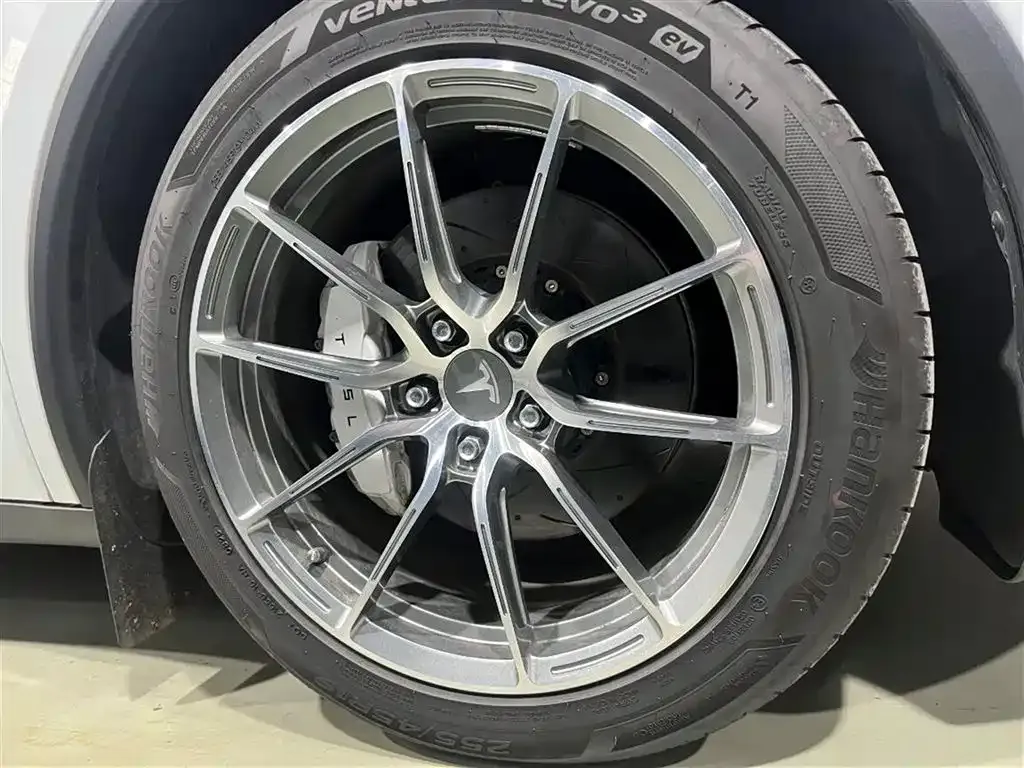 Tesla Model Y L 2025 из CN, фото 8