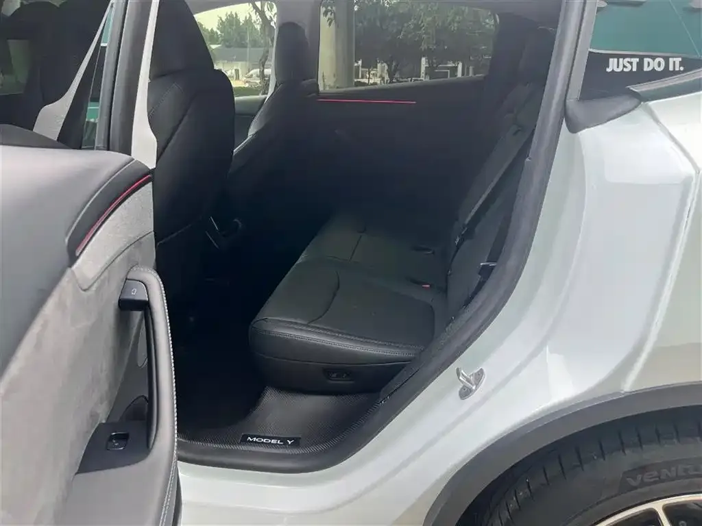 Tesla Model Y L 2025 из CN, фото 2