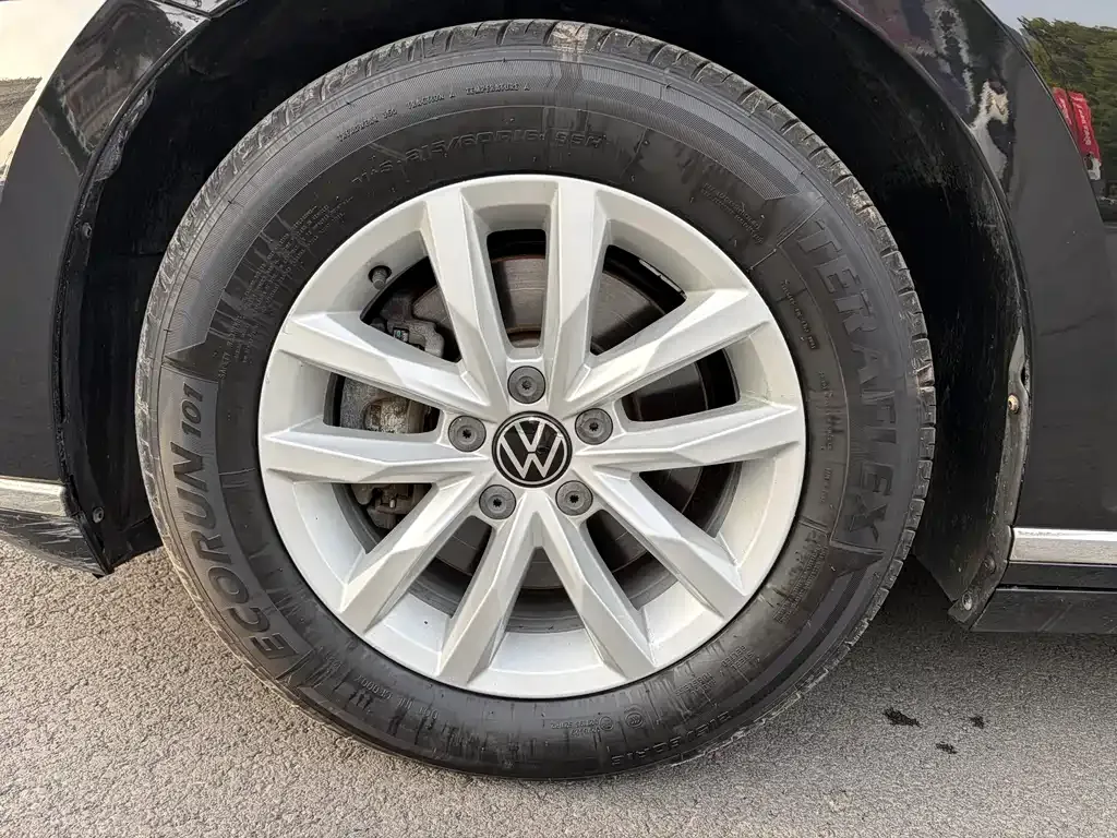 Volkswagen Magotan 2021 из CN, фото 8