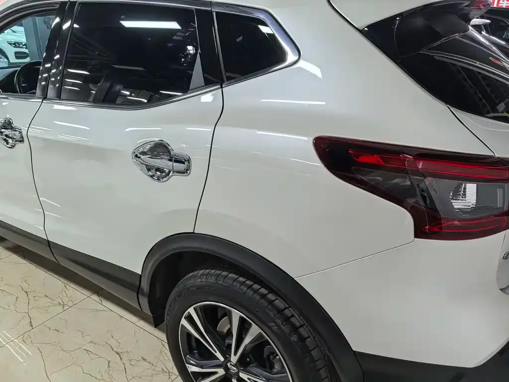 Nissan Qashqai — фото 2