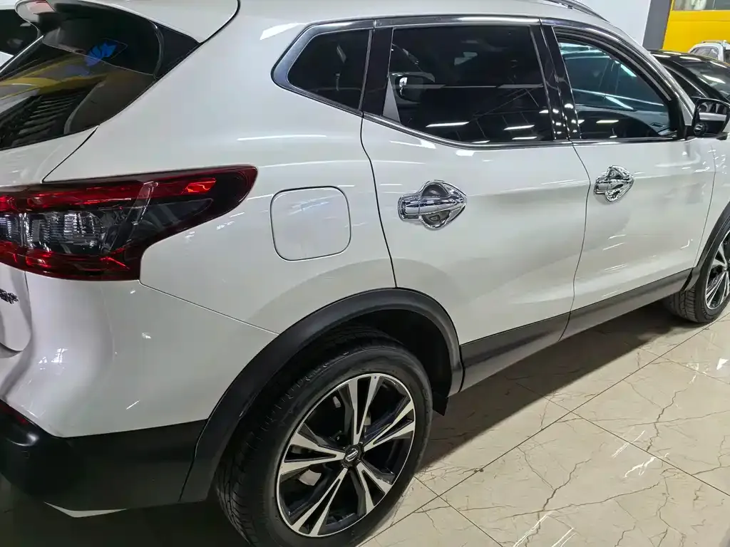 Nissan Qashqai — фото 3