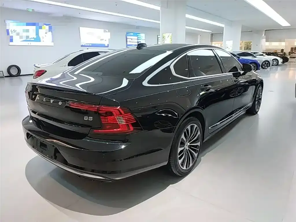 Volvo S90 2024 из CN, фото 3