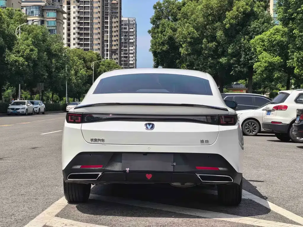 Changan Eado — фото 5