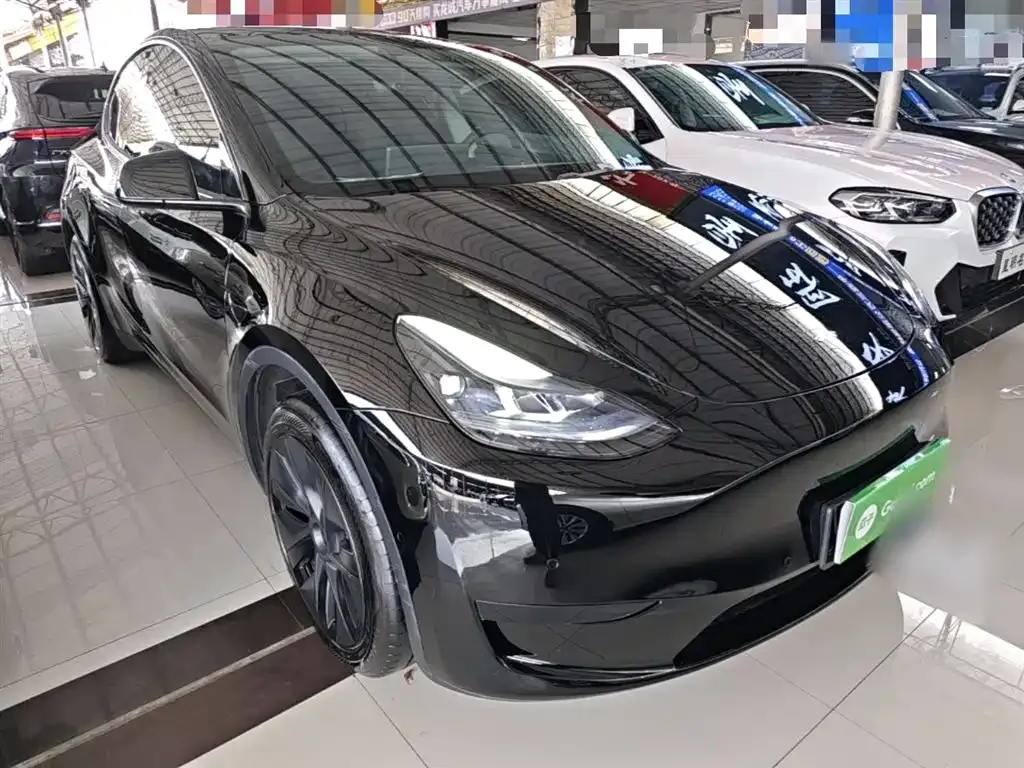 Tesla Model Y — фото 8
