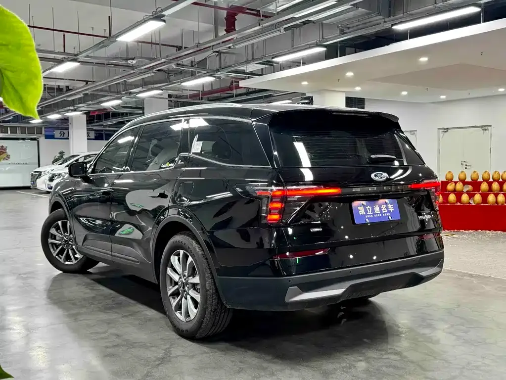 Ford Edge — фото 8
